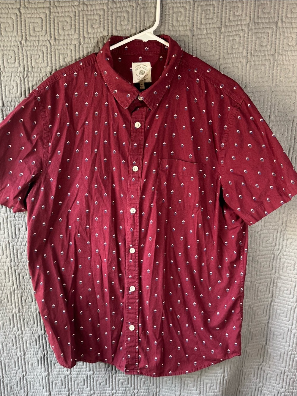 True Craft Mens XL Short Sleeve Button Up Shirt Maroon Red Geometric Pattern